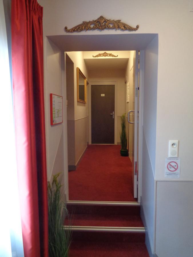 Hotel De Montaulbain 베르됭쉬르뫼즈 외부 사진